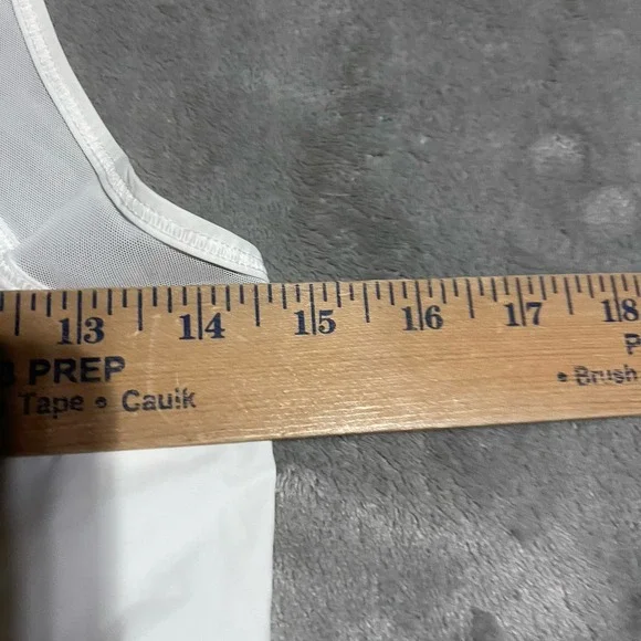 Lululemon Anew Singlet Tank Top Womens 4 White Activewear Sporty Workout - Picture 3 of 5